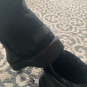 Ugg mini boots ( womens)